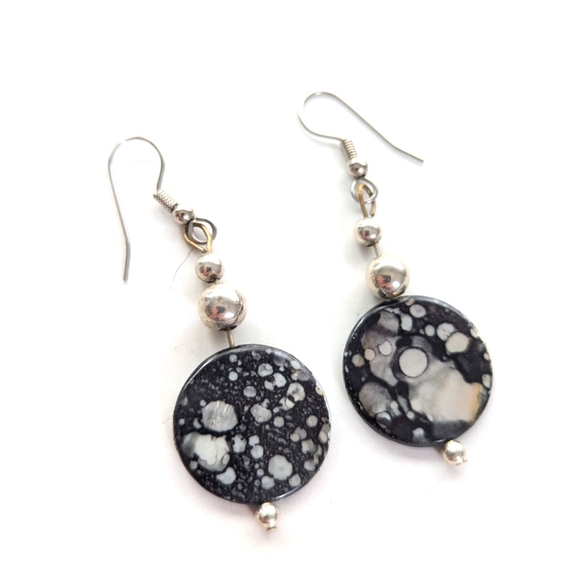 Artisan Beaded Boho Style Faux Black Mother of Pearl Dangle Drop Hook Earrings - Picture 3 of 3